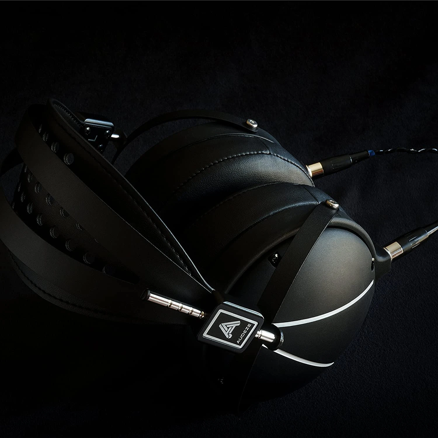 Audeze LCD-2 Closed Back Planar Magnetic Headphone 7 Audeze LCD-2 Closed Back Planar Magnetic Headphone - Image 5