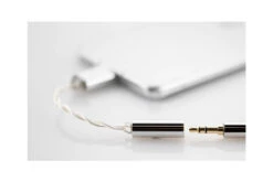 Moondrop Click DAC Dongle -Audio Headphone Store d76bfe5282e9e6bdeec77ef376f2e4fe 6b3f8875 b1b1 4310 b234 5dc53f0ea518 2048x2048 1